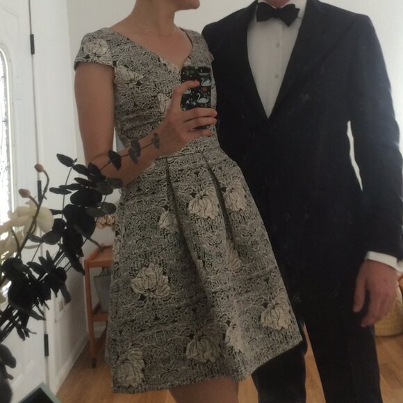 Soieblu Silver Floral Jacquard Mini Dress - Picture 4 of 4